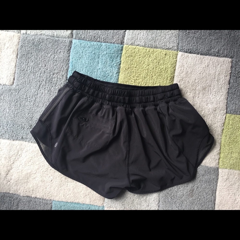 Lululemon Hottie Hot Shorts Sz 6